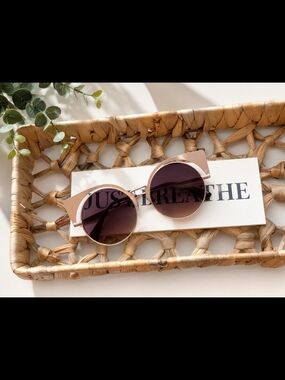 Round Rose Gold Women's Sunglasses with Gradient Lenses